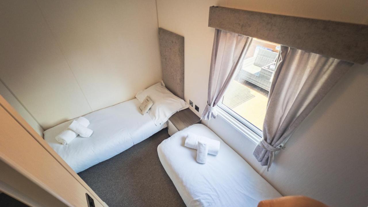 Hazel Oaks, Beautiful Lodge With Hot Tub - Sleeps 6 - Felmoor Park Morpeth Extérieur photo