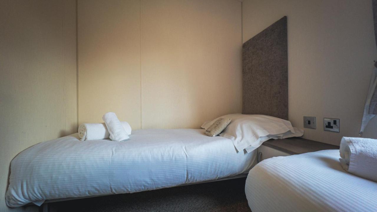 Hazel Oaks, Beautiful Lodge With Hot Tub - Sleeps 6 - Felmoor Park Morpeth Extérieur photo