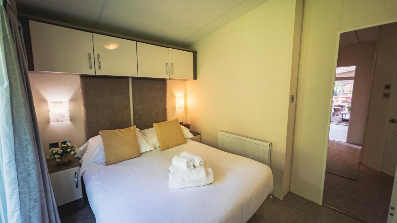 Hazel Oaks, Beautiful Lodge With Hot Tub - Sleeps 6 - Felmoor Park Morpeth Extérieur photo