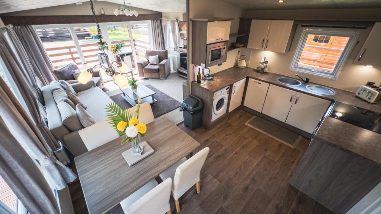 Hazel Oaks, Beautiful Lodge With Hot Tub - Sleeps 6 - Felmoor Park Morpeth Extérieur photo
