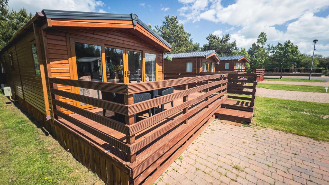 Hazel Oaks, Beautiful Lodge With Hot Tub - Sleeps 6 - Felmoor Park Morpeth Extérieur photo