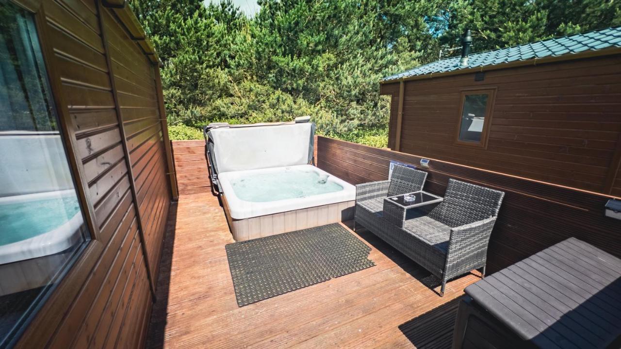 Hazel Oaks, Beautiful Lodge With Hot Tub - Sleeps 6 - Felmoor Park Morpeth Extérieur photo