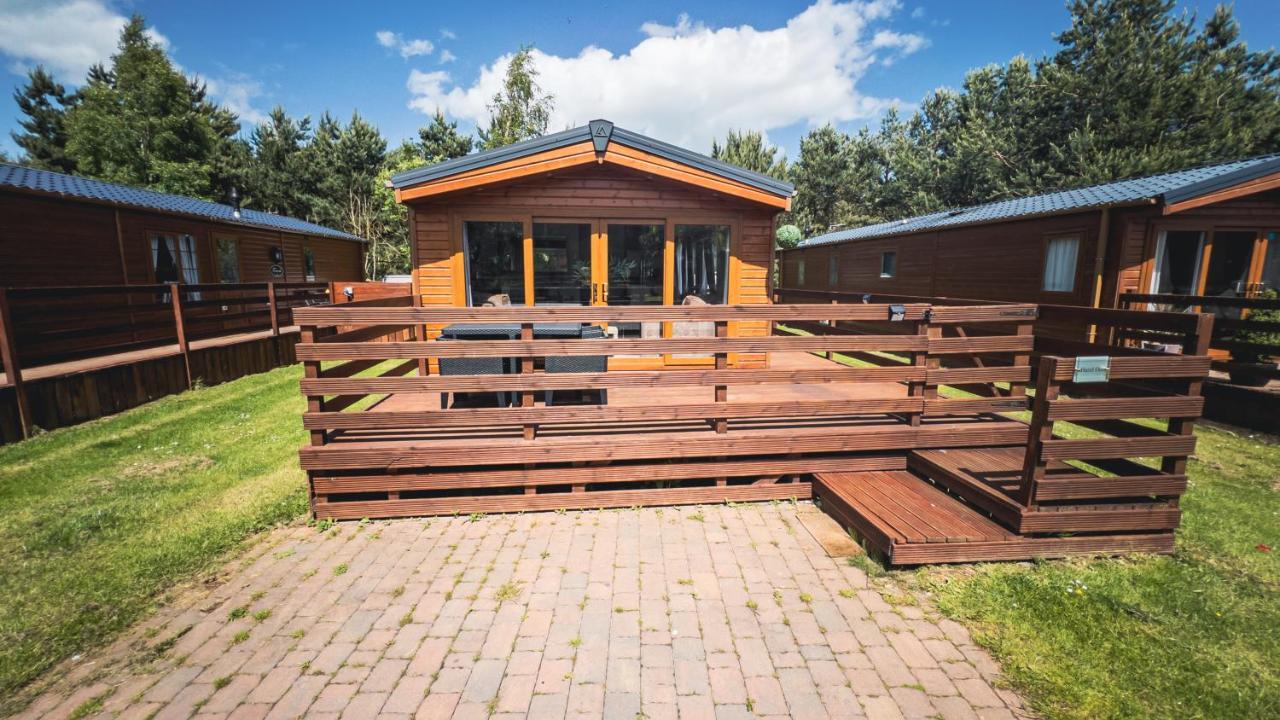 Hazel Oaks, Beautiful Lodge With Hot Tub - Sleeps 6 - Felmoor Park Morpeth Extérieur photo