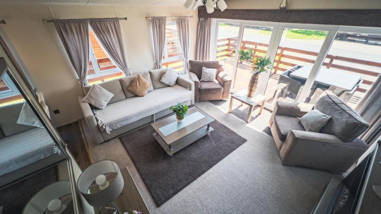 Hazel Oaks, Beautiful Lodge With Hot Tub - Sleeps 6 - Felmoor Park Morpeth Extérieur photo